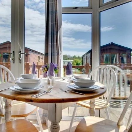 Stunning 3-Bed Hot Tub Lodge Northumberland Felton  Exterior photo