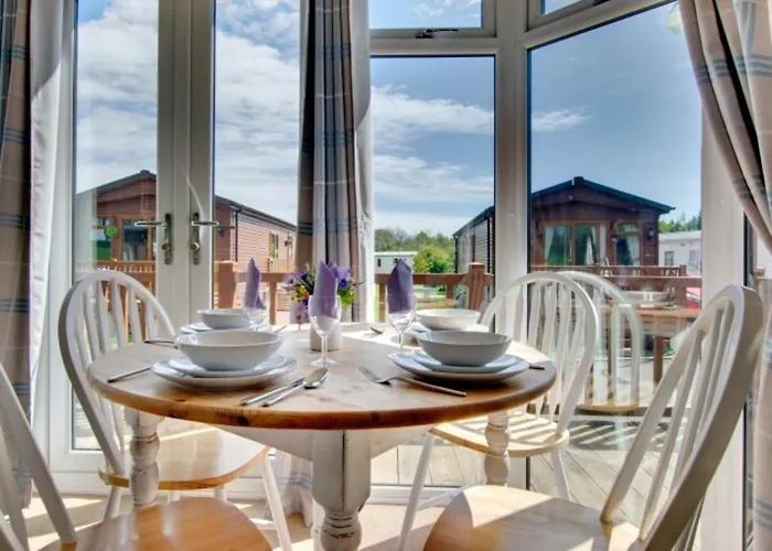 Stunning 3-Bed Hot Tub Lodge Northumberland